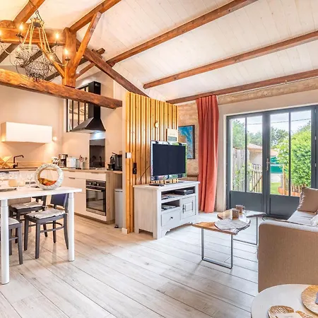 Le Chai De La Lumineuse