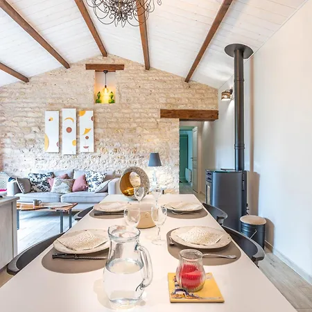 Дом отдыха Le Chai De La Lumineuse