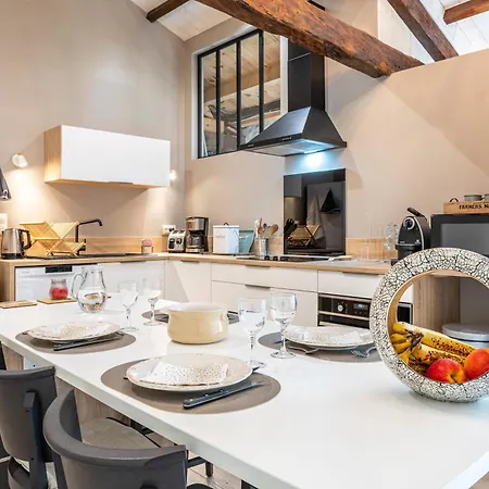 Le Chai De La Lumineuse