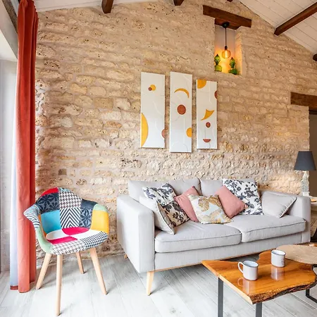 Holiday home Le Chai De La Lumineuse