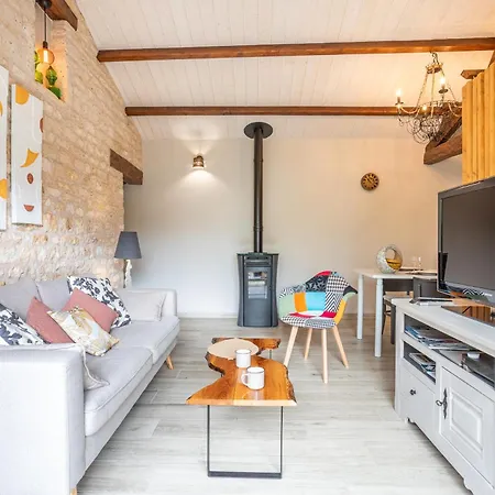 Le Chai De La Lumineuse