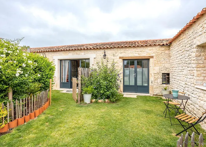 Le Chai De La Lumineuse *