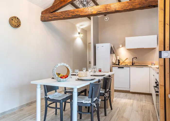 펜션 Le Chai De La Lumineuse 생-피에르-돌레롱