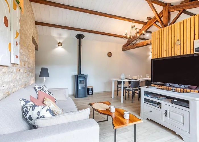 Le Chai De La Lumineuse 펜션 생-피에르-돌레롱